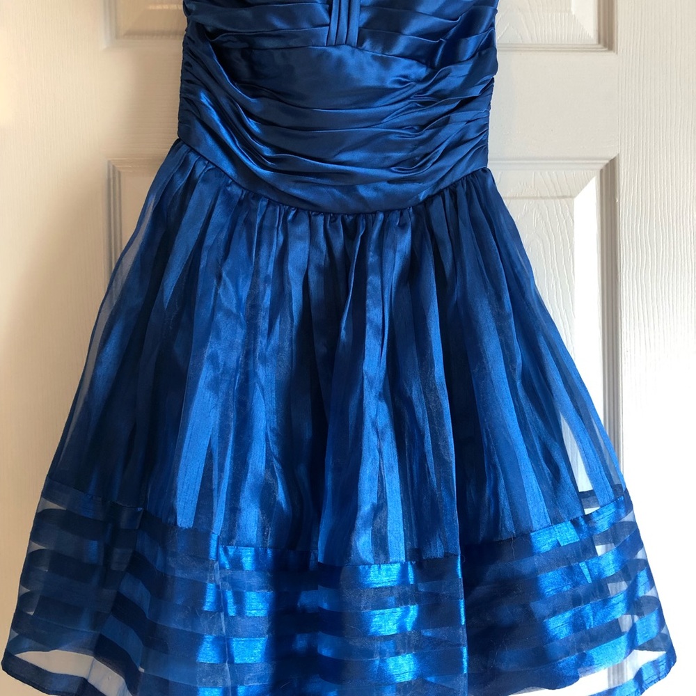 Beautiful blue strapless dress - Picture 3 of 3
